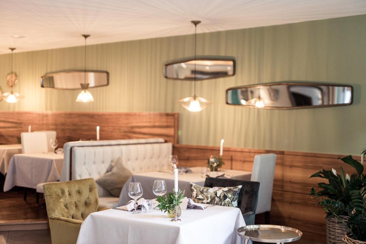 Hotel Boutique Zum Rosenbaum 4*