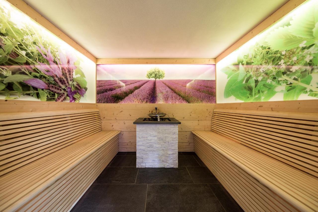 Hotel Boutique Zum Rosenbaum 4*